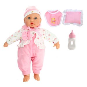 pop met roze pyjama en hartjesaccessoires van Baby Beau