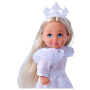 pop met witte prinsessenjurk en kroon, close-up voorkant