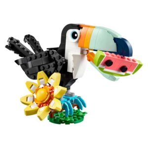 Close-up van LEGO toekan met zonnebloem en watermeloen uit Creator set
