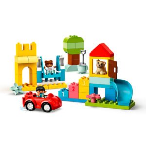 Gebouwde LEGO DUPLO speelwereld met glijbaan, auto en diertjes
