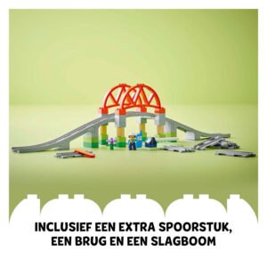 LEGO DUPLO treinset met brug, slagboom en extra rails op groene achtergrond