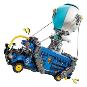 Gedetailleerde zijaanzicht van LEGO Fortnite Battle Bus met ballon