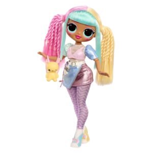 LOL Surprise OMG modepop met geel knuffeltje in hand