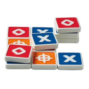 Close-up van de Trixo tegels met rode, blauwe en oranje symbolen