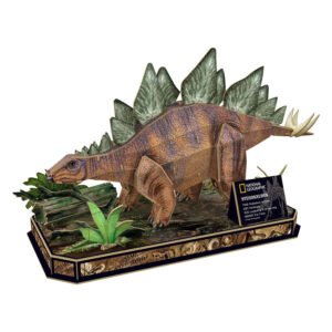 Gedetailleerde 3D puzzel van een Stegosaurus op decoratief platform van cubic fun