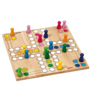 Klassiek houten Ludo-spel met volledige set pionnen in actie Goki Houten Ludo Spel - Variabel