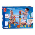 Productverpakking van Hape Quadrilla Castle Escape knikkerbaan set met afmetingen