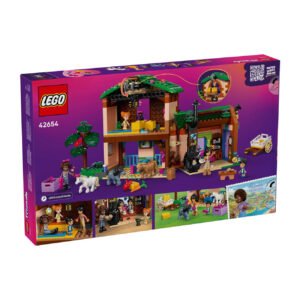Doos achterzijde van LEGO Friends boerderij en stal op witte achtergrond