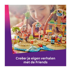 Close-up van LEGO Friends strandresort met lachend meisje op de achtergrond