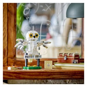 LEGO Harry Potter Hedwig bij Ligusterlaan met accessoires
