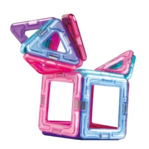 Creatieve constructie met Magformers magnetische blokken in felle kleuren