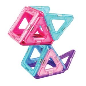 Opgestapelde Magformers driehoeken en vierkanten in pastelkleuren
