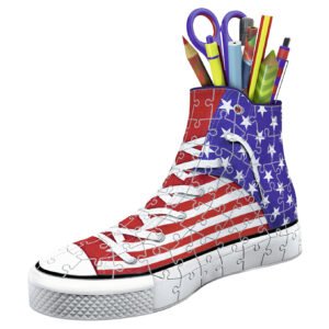 Voltooide Ravensburger 3D puzzel sneaker met Amerikaanse vlag als pennenbak Ravensburger 3D Puzzel - Amerika Sneaker -108st.