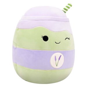 Schattige Squishmallow knuffel in lavendel en groen met gezichtje en lavendellogo