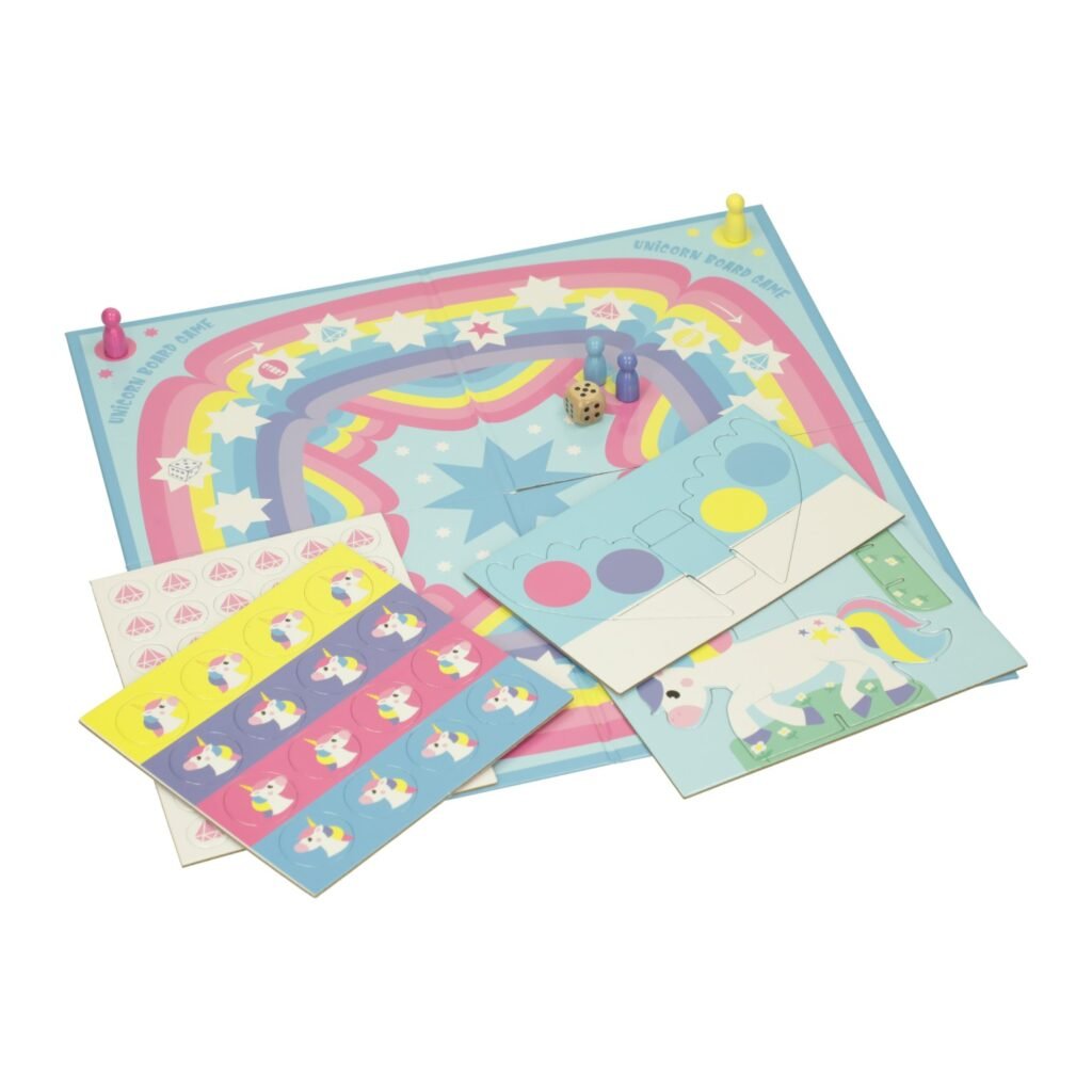 Spelonderdelen van het Unicorn bordspel met speelbord, pionnen en kleurrijke fiches Bordspel Eenhoorn