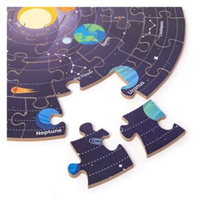 Close-up van educatieve ruimte-puzzel met planeten Uranus en Neptunus