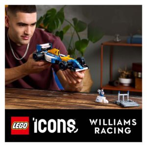 Man toont LEGO Icons Williams FW14B raceauto model