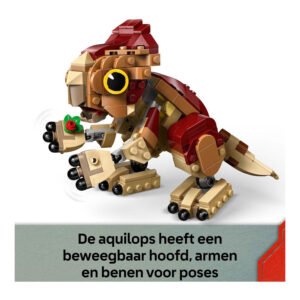 LEGO Aquilops met beweegbare onderdelen en bloem in de hand