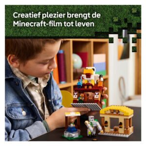 Kind houdt LEGO Minecraft restaurant vast met bouwstenen en figuren
