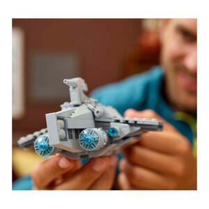 Volledig gebouwde LEGO Star Wars Acclamator-class op zwarte standaard