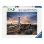 Ravensburger puzzel met afbeelding van vuurtoren bij zonsondergang Landschap met vuurtoren bij zonsondergang en dramatische wolkenlucht Ravensburger Legpuzzel Prachtige Lucht Boven de Vuurtoren van Akranes Ijsland, 1500st.
