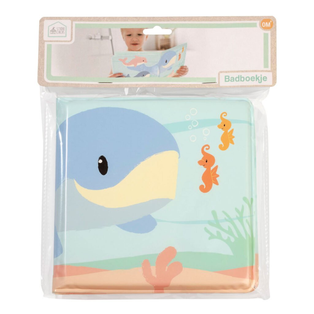Verpakking van zacht badboekje met walvis en zeepaardjes Studio Circus Badboekje Zeevriendjes