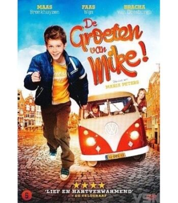DVD cover van jeugdfilm De Groeten van Mike met jongen en VW bus in achtervolging