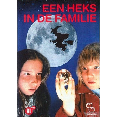 DVD cover van jeugdfilm Een Heks In De Familie met jongen en meisje en vliegende heks op achtergrond