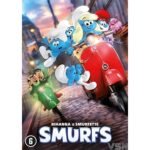 Poster van de animatiefilm Smurfs met Smurfen op een scooter achtervolgd door Gargamel