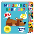Kinderboek "Wie snurkt daar zo?" met kleurrijke illustratie van een slapende beer en geluidstabs Geluidenboek Wie snurkt daar zo?