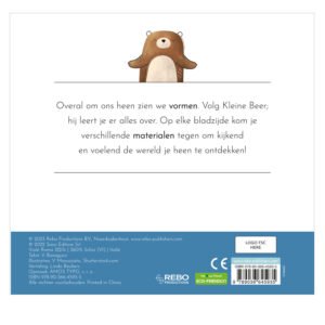 Achterkant van kinderboek met illustratie van een beer en informatieve tekst over vormen en materialen.