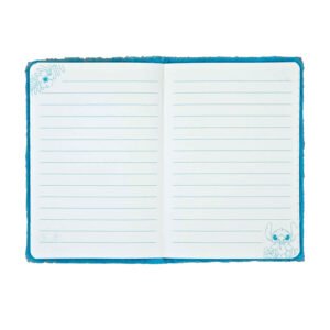 Lege pagina’s van blauw Stitch dagboek met lijnen en illustraties