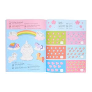 Binnenpagina van activiteitenboek met kleur- en telopdrachten met eenhoorns en regenbogen