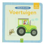 Voorkant van het kinderboek Spelen en Leren Voertuigen met groene tractor en kat Schuifboekje Spelen en Leren Voertuigen