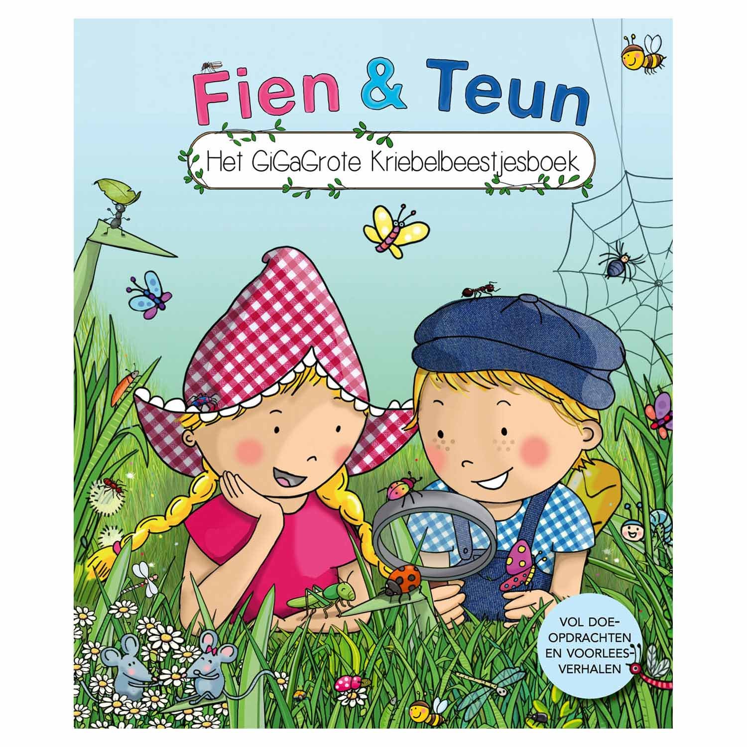 wpg-uitgevers-fien-teun-kriebelbeestjesboek-kinderboekcover Fien en Teun ontdekken kriebelbeestjes in het gras met vergrootglas op kinderboekcover Fien & Teun - Het GiGaGrote Kriebelbeestjes Voorleesboek