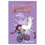 Boekomslag voorzijde van Eenhoorn op Rolletjes - Een Evi en Eenhoorn Avontuur met meisje Evi op fiets naast rolschaatsende eenhoorn