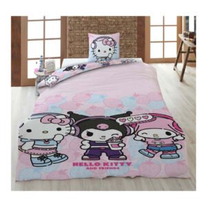 Hello Kitty and Friends dekbedovertrek roze met grote karakterprint en aardbeien