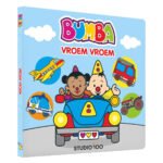 Voorkant van Bumba Vroem Vroem boek met Bumba en Bumbina in blauwe auto en voertuigen Bumba Kartonboek - Vroem Vroem