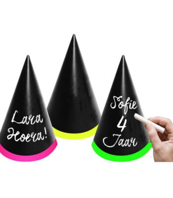 Beschrijfbare Feesthoedjes 6st. van het merk Folat BV met hand en krijt afgebeeld