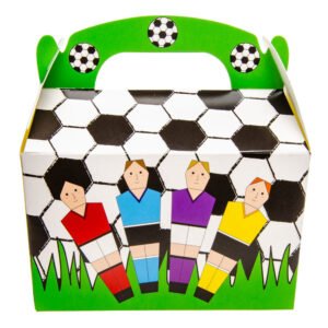 Kinder traktatie doos voetbal thema met vier spelers op veld Uitdeelbox Voetbal