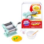 ZURU Mini Brands Cook Kitchen Pastamachine set verpakking met accessoires en nep pasta