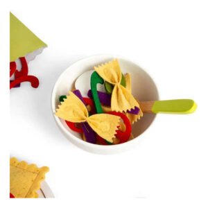 Speelgoed farfalle pasta in kom voor houten speelkeuken