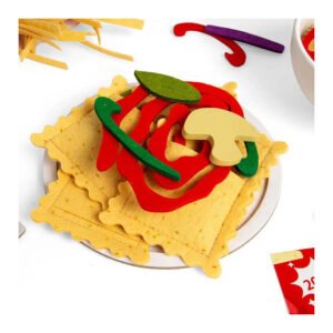 Speelgoed lasagne met groenten van hout en vilt