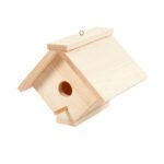 Houten vogelhuisje van blank hout met schuin dak Houten Vogelhuis