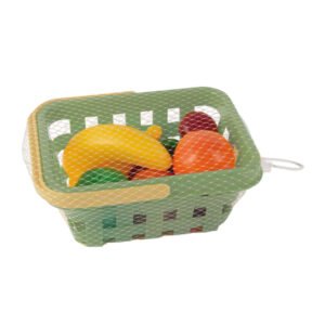Groene speelgoed boodschappenmand gevuld met plastic fruit
