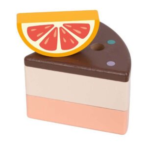 Los houten taartpuntje van chocoladetaart speelgoed met sinaasappel decoratie