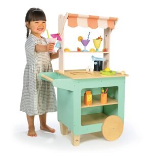 Houten dranktrolley voor kinderen met speelgoed cocktails en sapjes