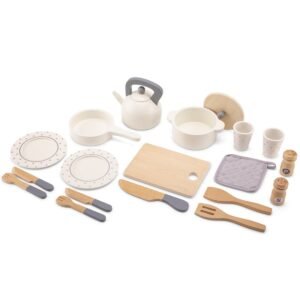 Houten kinderservies met theeketel, borden en houten bestek