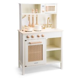 Compacte houten kinderkeuken met pannen en realistische details
