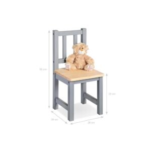 Houten kinderstoel grijs met knuffelbeer zittend